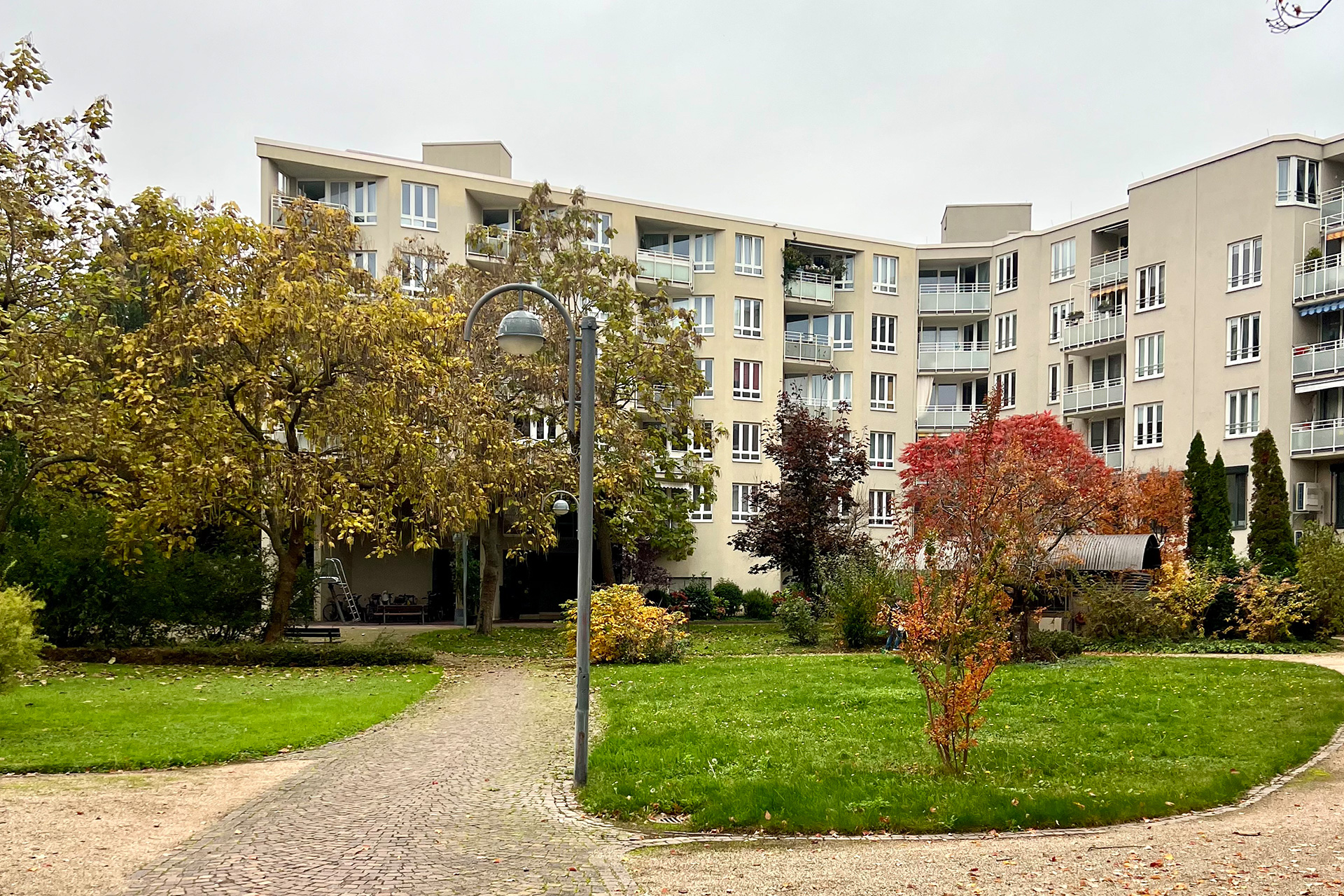 Charmante 3-Zimmer-Wohnung zentral, dennoch ruhig gelegen in Karlsruher Innenstadt-Ost