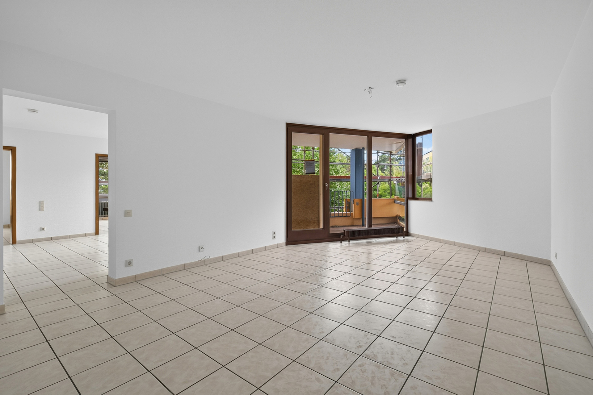 Objekt 200 | Ein Zuhause mit besonderem Raumgefühl- 3-Zimmer-Wohnung mit 2 Balkonen, Aufzug und Garage